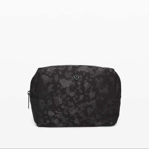 LULULEMON ALL YOUR SMALL THINGS POUCH *4L